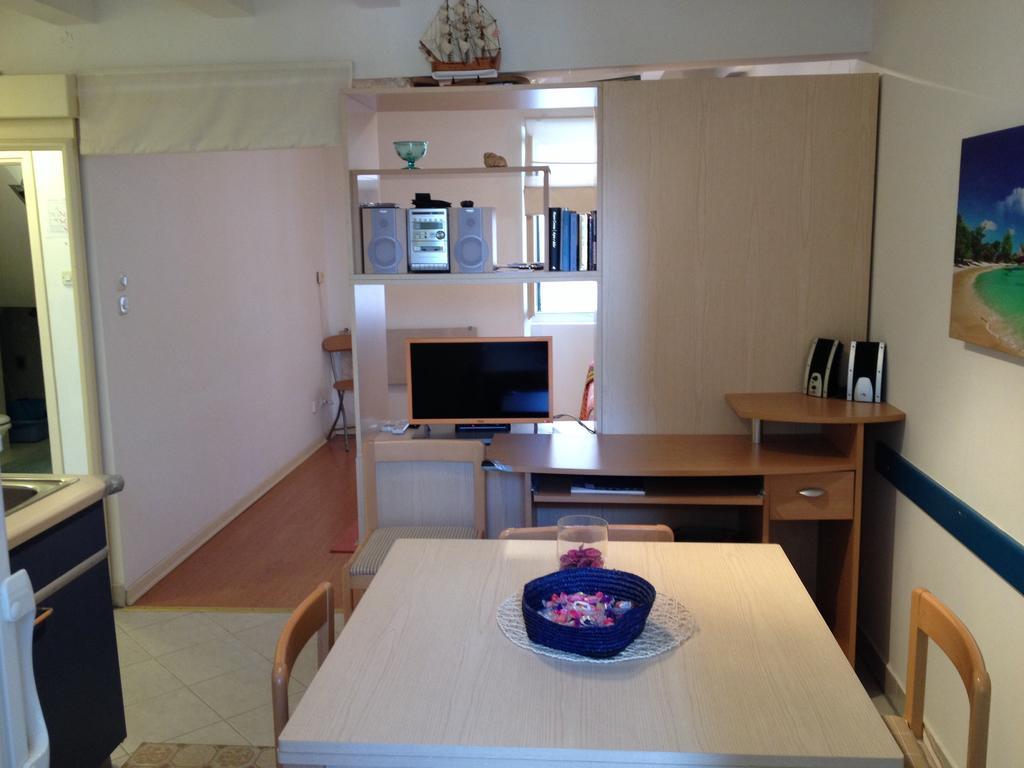 Ca'Del Sole Free Parking Apartment Rovinj Room photo